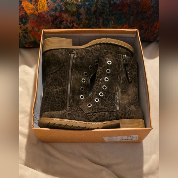 Leopard Print Combat Style Boots - Picture 1 of 11